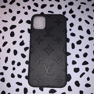 Black iPhone 11 case